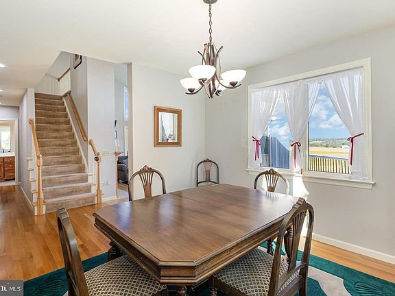 5th image of 1523 Ridge Rd