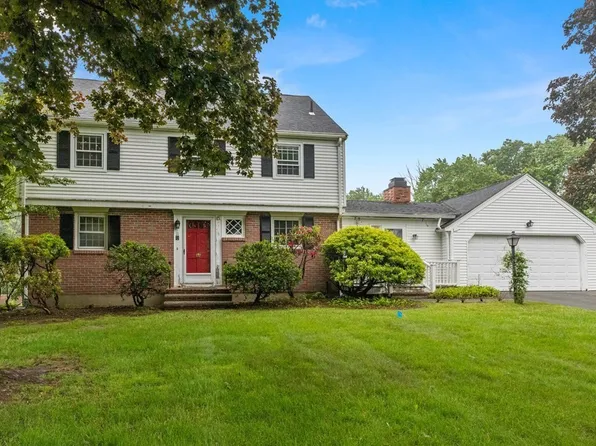 11 Perkins Row, Topsfield, MA 01983