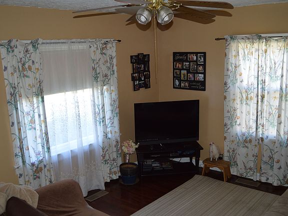 2nd image of 3126 Maryland Ave