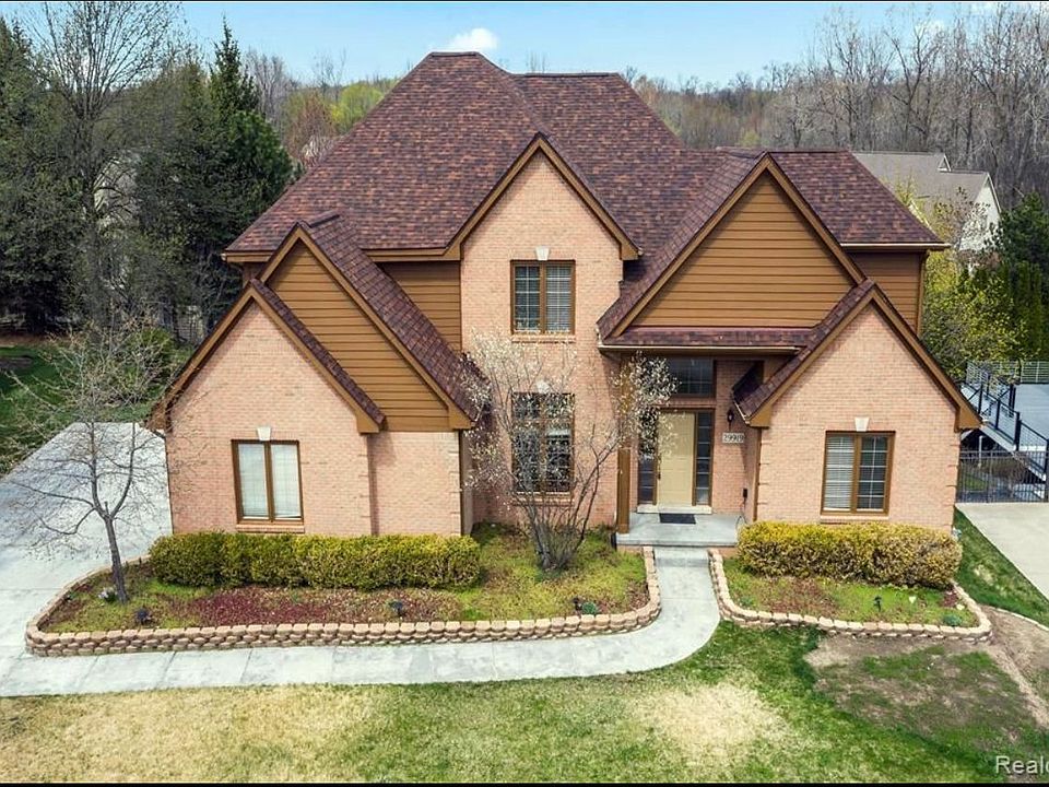 1st image of 29919 Stanhurst Rd
