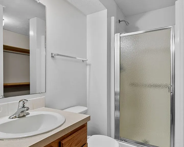 7223-7229 Silverthorn Dr — Photo 18