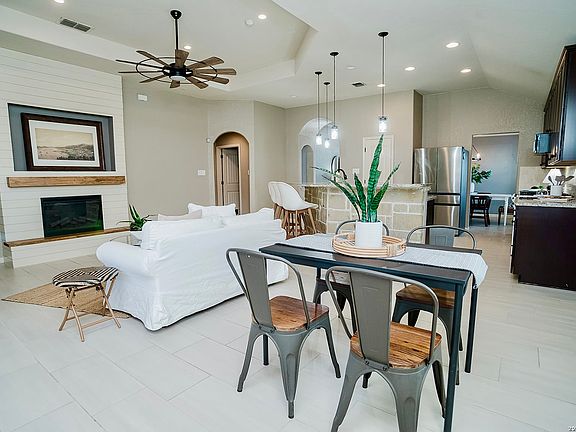 3rd image of 513 WINDSOR CT