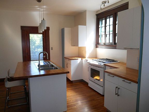 4th image of 1756 Courtland Ave