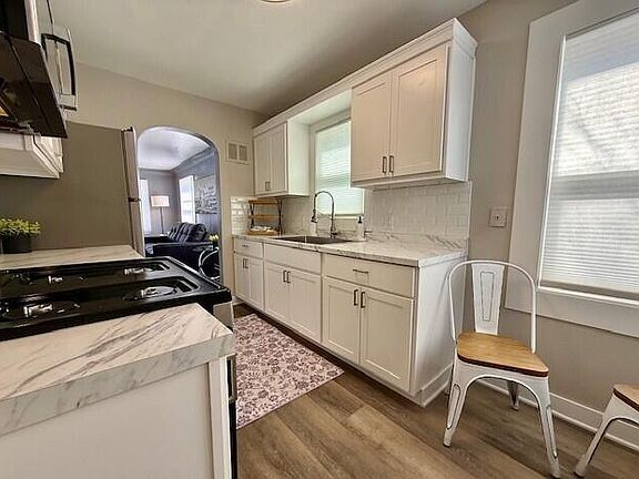 5th image of 1845 Wood St
