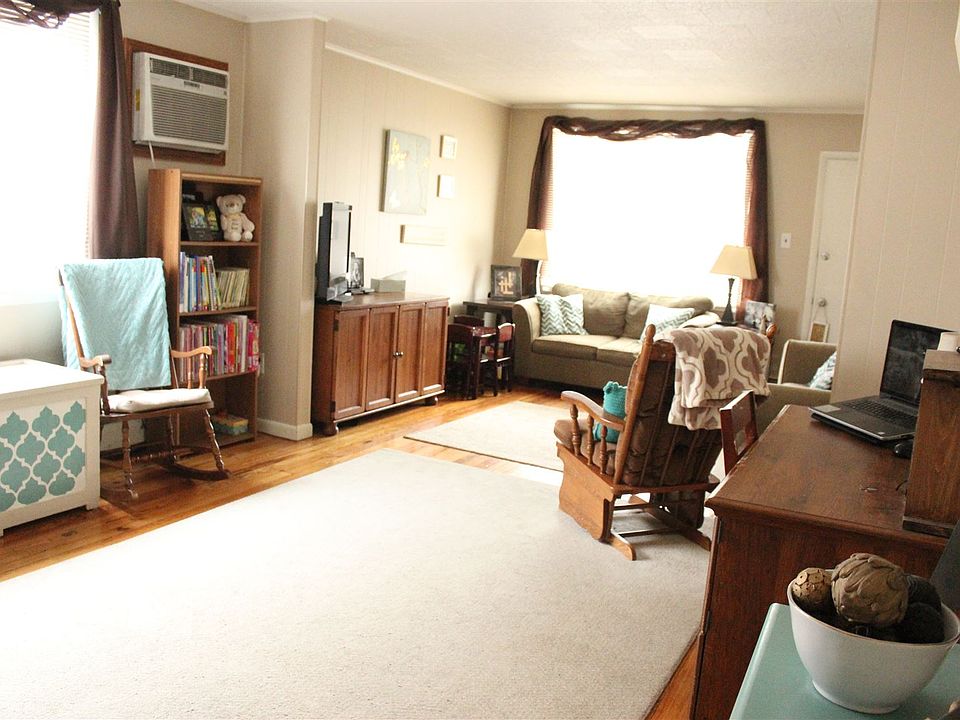 Built - In A/C Unit in Living / Dining Rooms.. IMG_3656