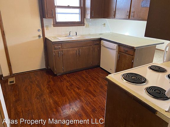 2nd image of 448 Grandview Ter #10837937