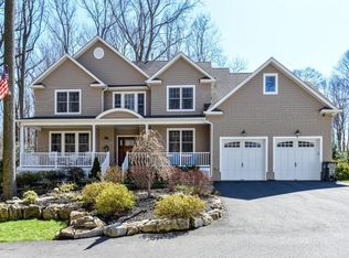 6 Del Ray Ct, Middletown, NJ 07748