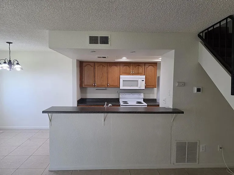 72721 Willow St #2 — Photo 3
