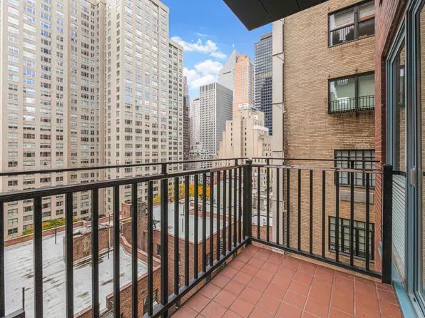 330 East 57th Street image 10 of 12