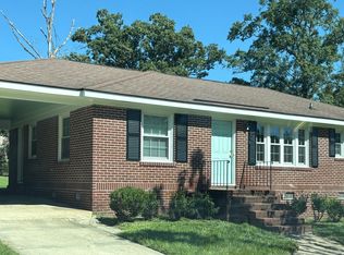1220 Fort Dr, Hanahan, SC 29410