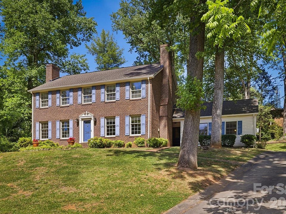 1st image of 102 Woodland Dr
