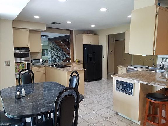 5th image of 4861 Oak Hill Blvd