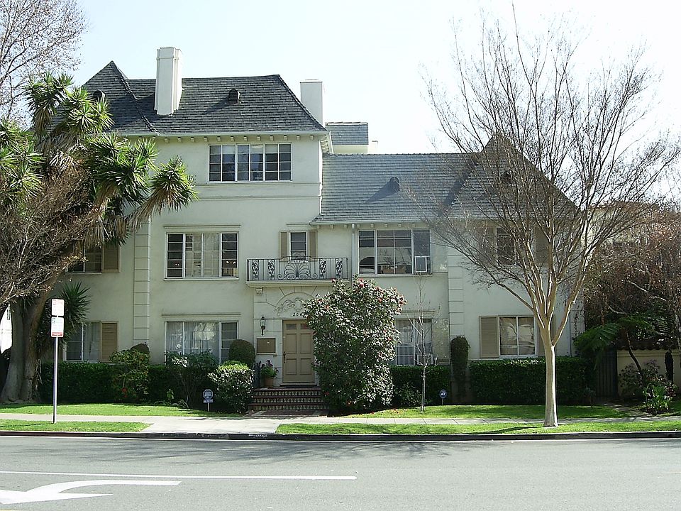 Charlieville Manor