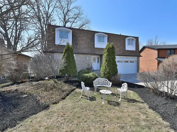 898 Beaufort Ct, Oshawa, ON L1G 7J7