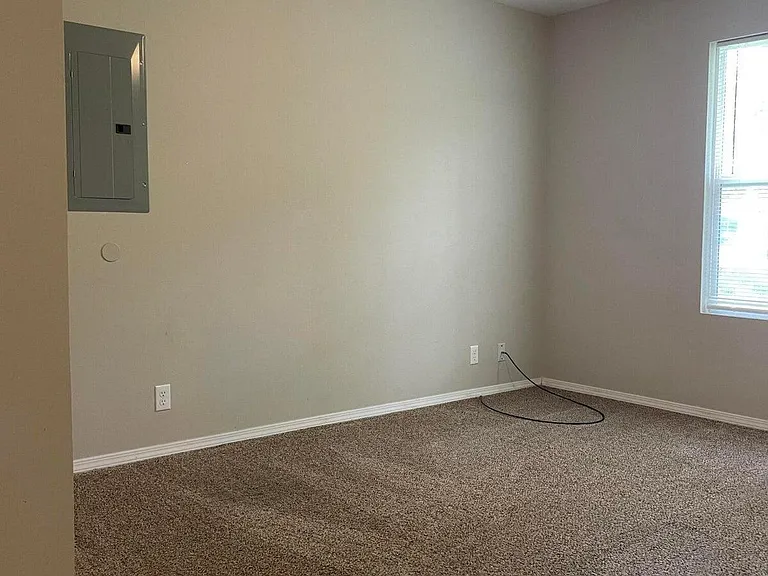720 S Jackson Ave — Photo 7