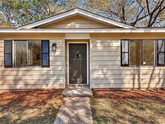 2nd image of 1644 Princess Helen Rd W