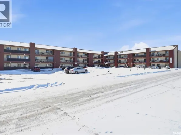 214 Wedge Rd #111, Saskatoon, SK S7L 6E8
