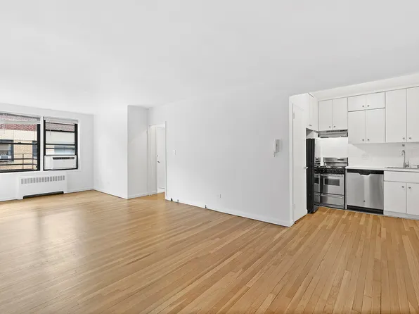 60 East 9th Street image 1 of 6