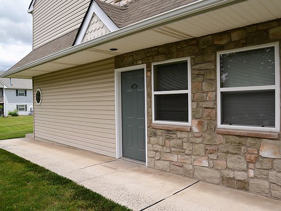 3rd image of 103 Horseshoe Dr #103