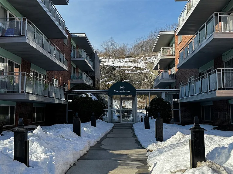 200 Mountain Ave #26 — Photo 11