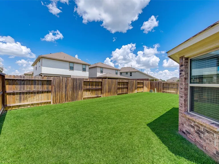 101 Sunray Creek Dr — Photo 32