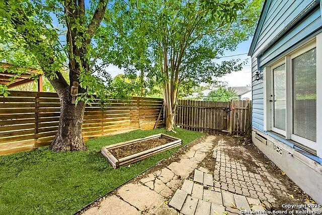 479 E Magnolia Ave — Photo 24