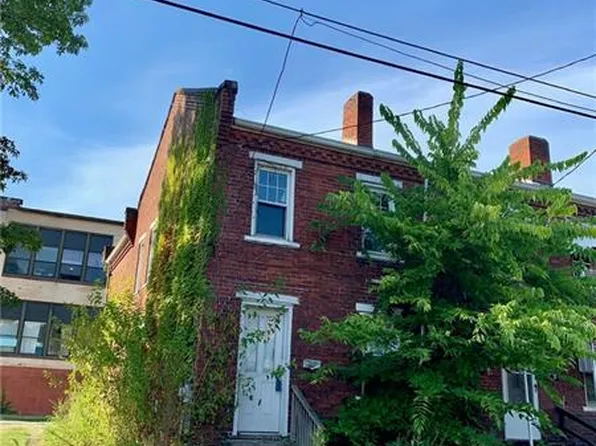 12 Center St, Natrona Heights, PA 15065