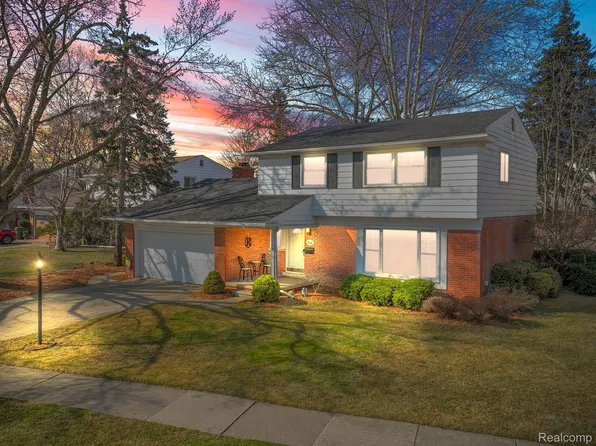 17095 Sherborne Ave, Allen Park, MI 48101