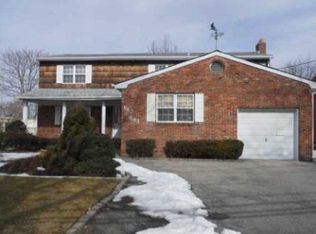 642 Old Country Rd, Plainview, NY 11803