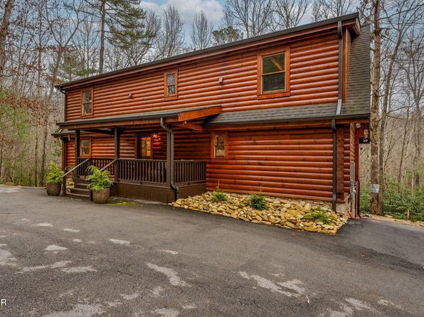 1903 Waters End Rd, Walland, TN 37886