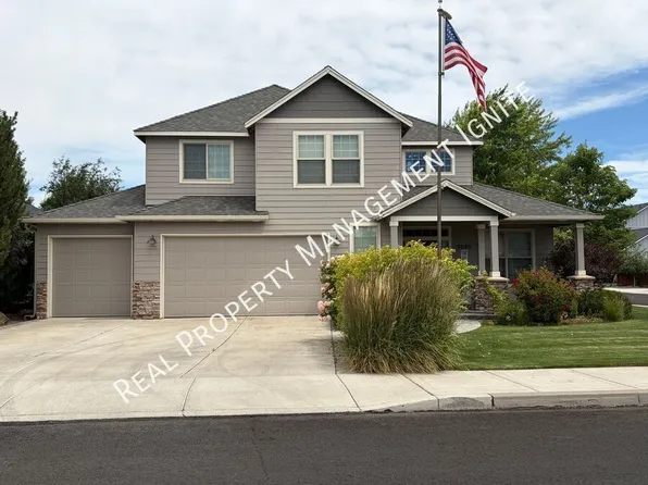 3050 NW 17th St, Redmond, OR 97756