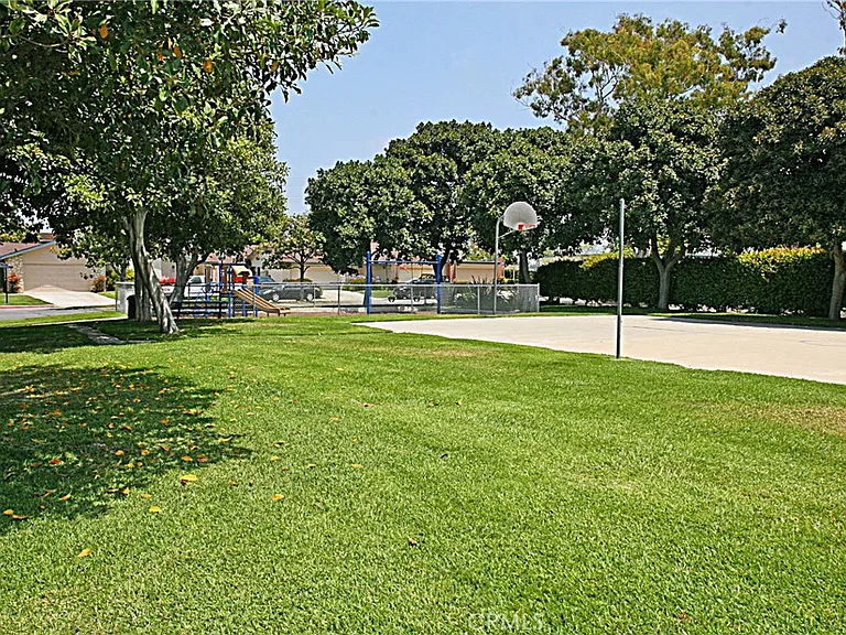 9746 Monte Carlo Cir — Photo 30