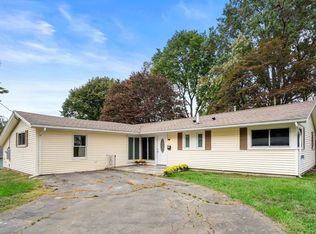 17 Heather Dr, Framingham, MA 01701