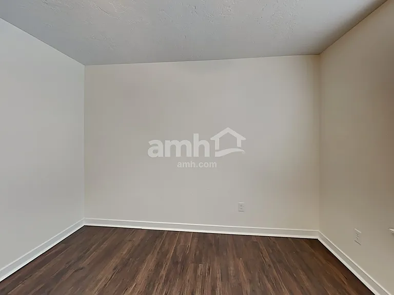 4537 N Alester Ave — Photo 10