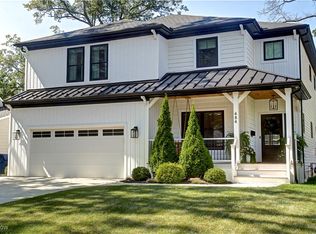 484 Columbia Rd, Bay Village, OH 44140