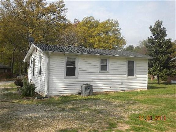 2nd image of 223 W Wood St