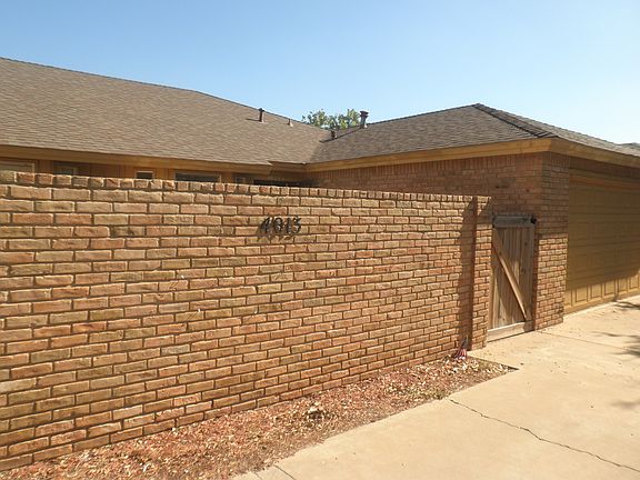 Wood Gate to Entrance
