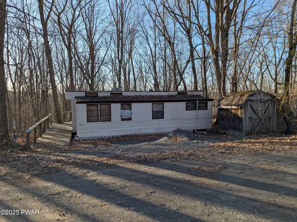 973 Beaver Ln, Shohola, PA 18458