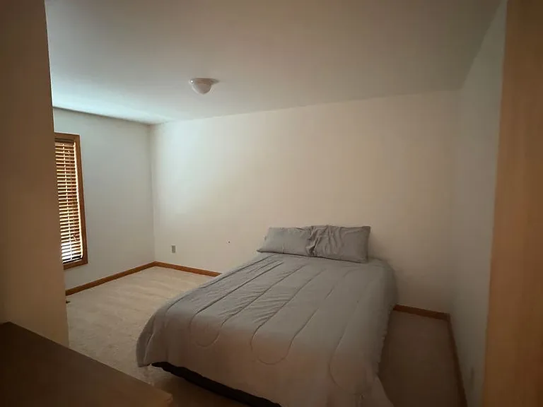 210 A J Ln — Photo 10