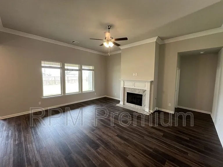 2123 Westfield Ave — Photo 6