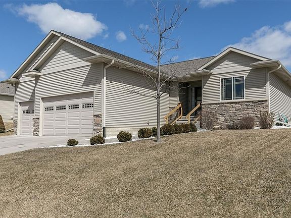 3rd image of 1530 Silver Maple Trl
