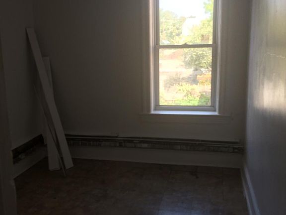 5th image of 146 Clendenny Ave