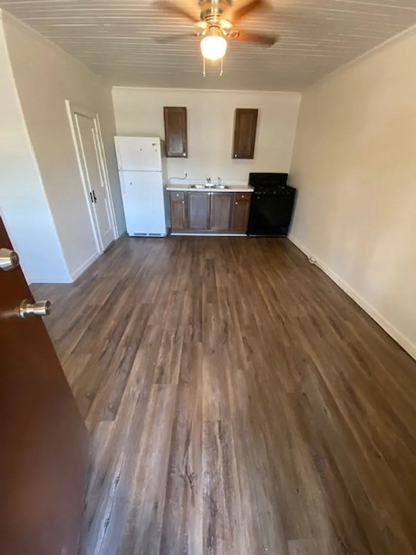 Oakdale Apartments — Photo 2