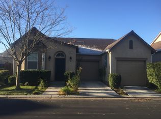 4041 W Pear Tree Ln, Fresno, CA 93722