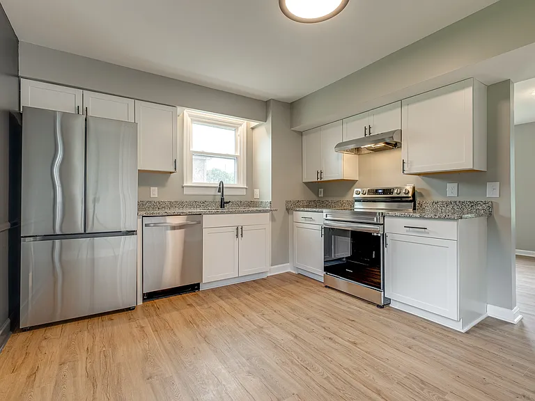 179 Anderson Ln #B — Photo 2