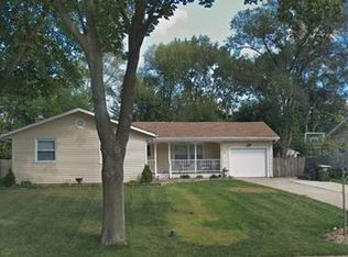 371 Illini Dr, Carol Stream, IL 60188
