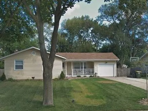 371 Illini Dr, Carol Stream, IL 60188