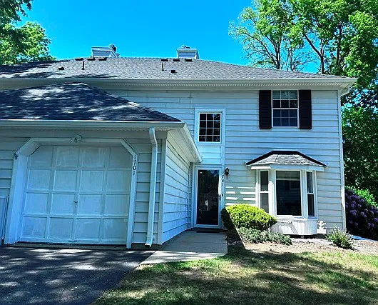 1701 Buckingham Cir — Photo 1