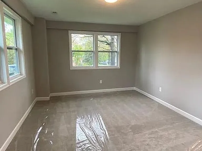 211 Sillery Bay Rd — Photo 29