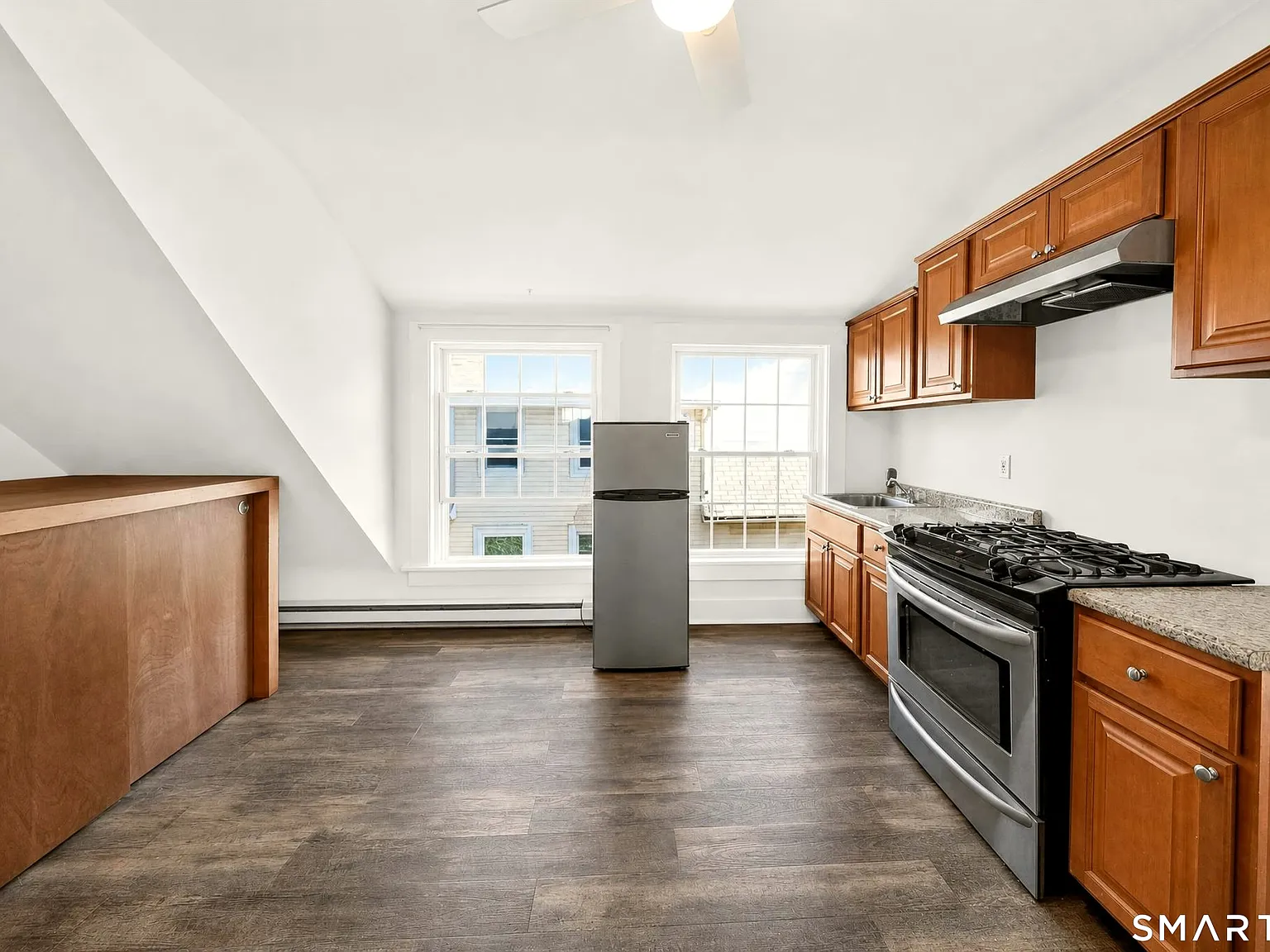 2 bed, 1.0 bath, 864 sqft, $1,950 — Photo 4